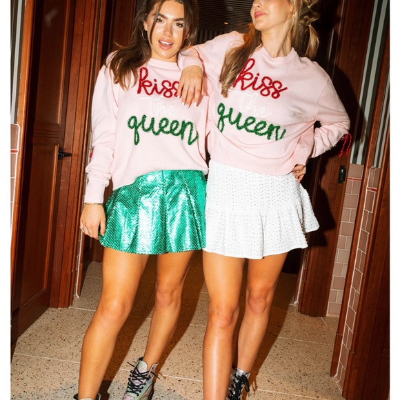 Queen of Sparkles Kiss the Queen Christmas sweater. Size medium. NWT - Picture 2 of 7